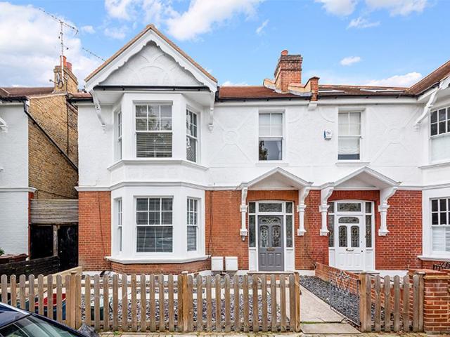 Foster Road, London, W4 2 bed flat to rent £2,850 pcm £658 pw