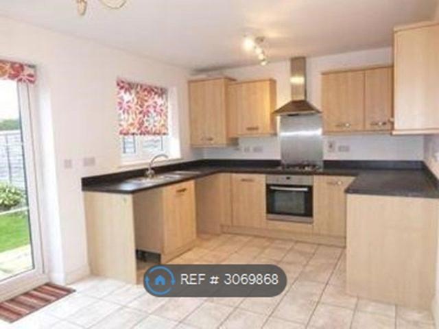 Foskett Way, Aylesbury HP21, 2 bed semi detached house to rent, £1,300 pcm | PrimeLocation
