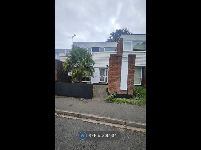 Fosse Way, West Byfleet KT14, 3 bed terraced house to rent, £2,200 pcm | PrimeLocation
