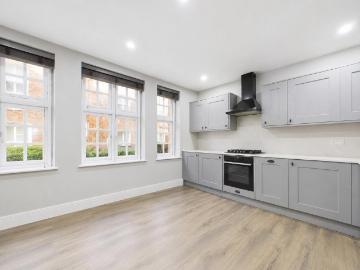 Fouberts Place, Soho, W1F Studio to rent £2,535 pcm £585 pw