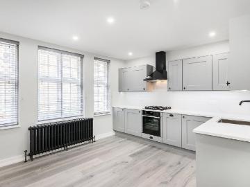 Fouberts Place, Soho, W1F Studio to rent £2,535 pcm £585 pw