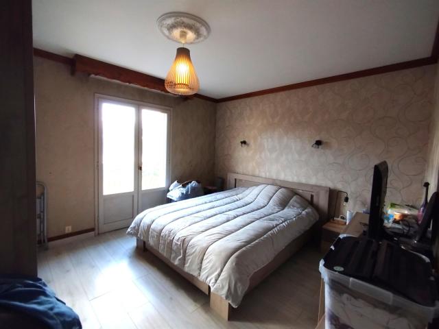 FOUGERES maison T4 et 5 appartement T2 255m² Fougères