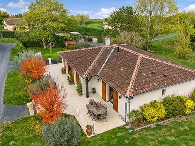 Fougueyrolles 33220 Achat / Vente maison 5 pièces t5 au dernier étage piscine