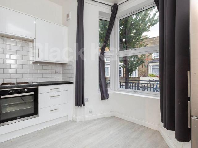 Foulden Road, Stoke Newington N16, 2 bed flat to rent, £2,600 pcm | PrimeLocation