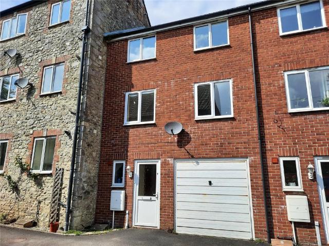 Foundry Mews, Chard TA20 2 bed terraced house to rent £900 pcm £208 pw