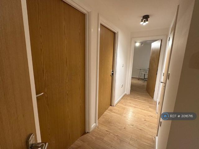 Foundry Court, Slough, SL2 2 bed flat to rent £1,500 pcm £346 pw