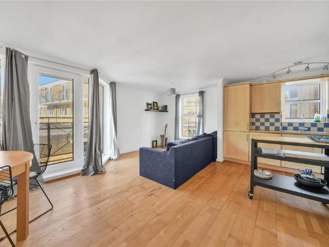 Foundry Place, E1 2 bed apartment to rent £2,395 pcm £553 pw