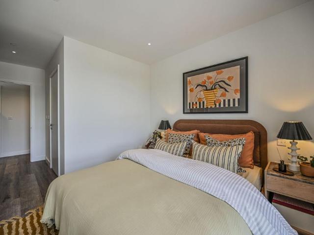 Foundry Yard, N8, Hornsey, London, N8 2 bed flat to rent £2,600 pcm £600 pw