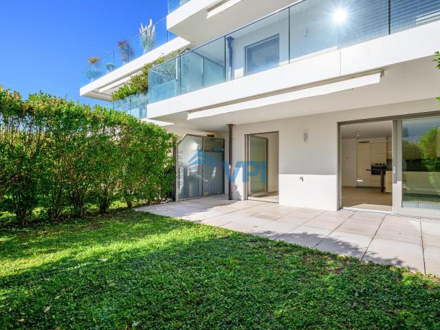 Founex – Beautiful furnished 3.5 room apartment with private garden