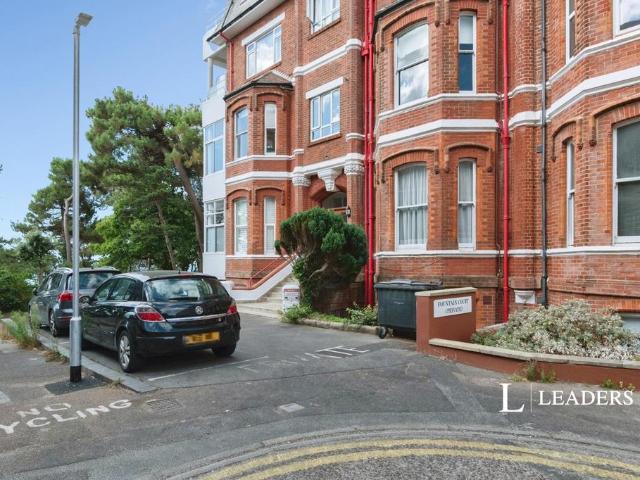 Fountain Court, 19 Durley Gardens, BH2 2 bed flat to rent £1,700 pcm £392 pw