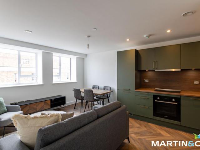 Fountain Court, Steelhouse Lane. 1 bed apartment to rent £1,150 pcm £265 pw