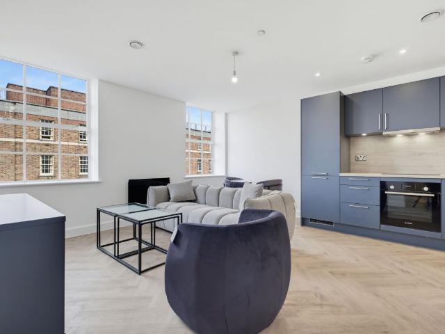 Fountain Court, Steelhouse Lane, Birmingham B4, 1 bed flat to rent, £1,200 pcm | PrimeLocation