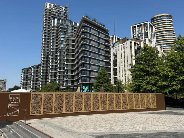 Fountain Park Way, London W12 1 bed apartment to rent £3,100 pcm £715 pw