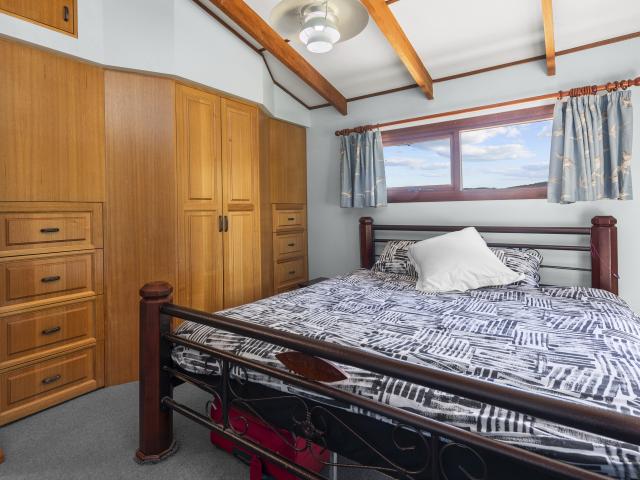 Four outstanding residences, with numerous options and superb infrastructure, amongst 10 ha of pristine white gum forest, 20 km from the coast