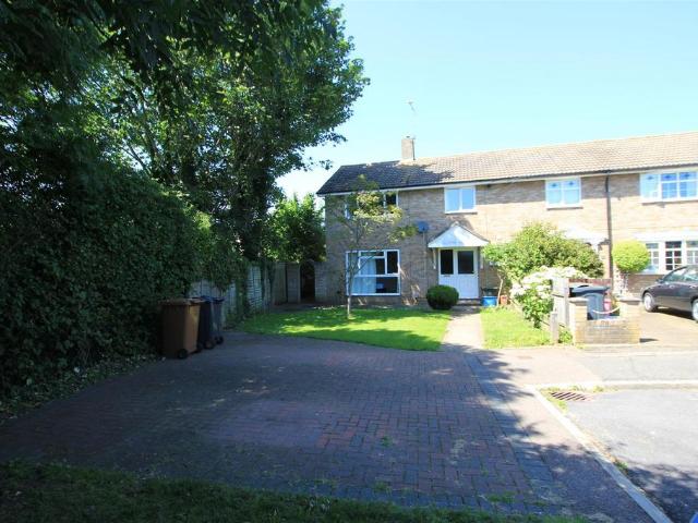 Four Acres, Stevenage, Hertfordshire. 4 bed end of terrace house to rent £2,750 pcm £635 pw