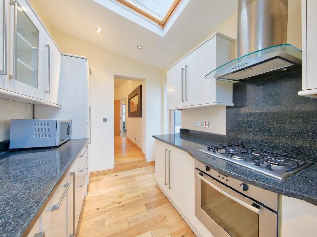 Four Bed Two Bath Victorian Converted Split Level Flat to Rent in London, SW18
