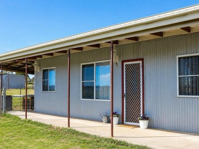 Four bedroom cottage in a beautiful rural setting