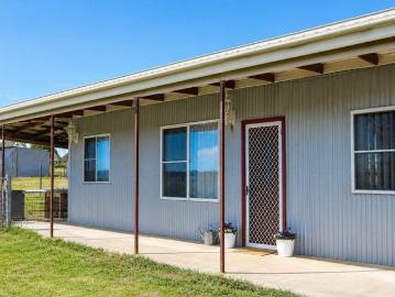 Four bedroom cottage in a beautiful rural setting