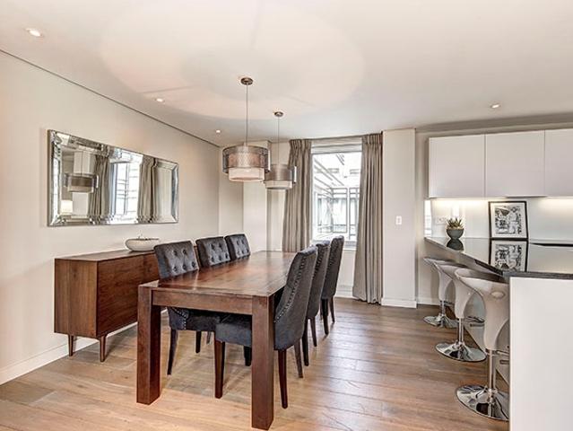 Four Bedroom Apartment in Paddington W2