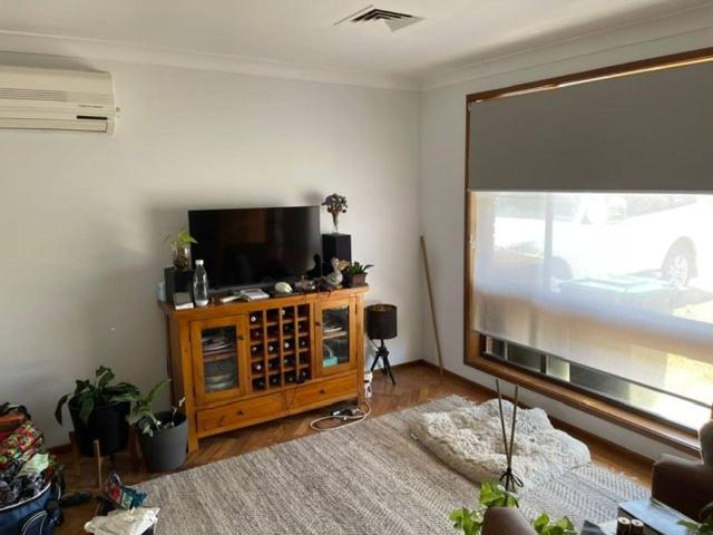 Four Bedroom Brick Veneer Home On Large Lot