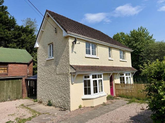 Four Bedroom Detached Character Home. 4 bed detached house to rent £1,700 pcm £392 pw