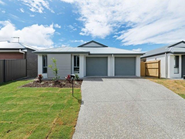 FOUR BEDROOM DUPLEX IN PARK RIDGE