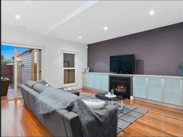 FOUR BEDROOM EXECUTIVE CHARACTER HOME IN GEELONG WEST