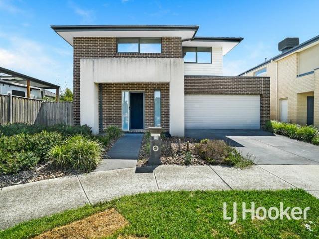 Four Bedroom Family Home In The Heart Of Officer