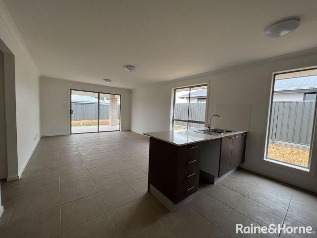 Four bedroom Family Home in Blakeview!