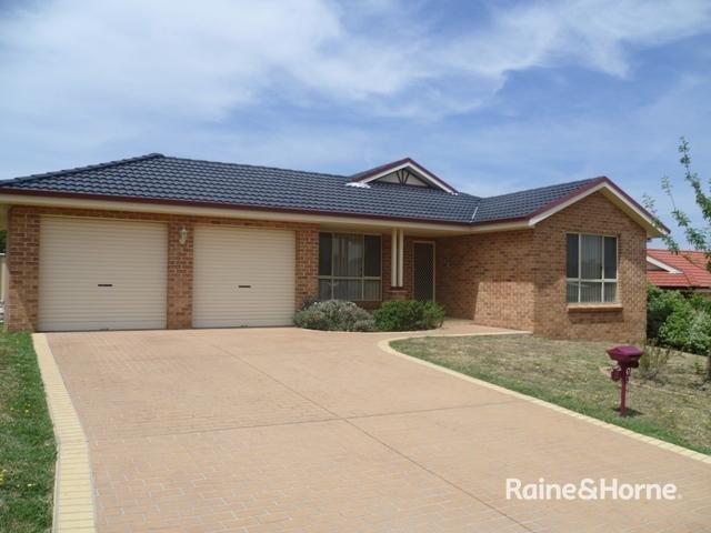 Spacious family Home in Central North Orange with large living areas