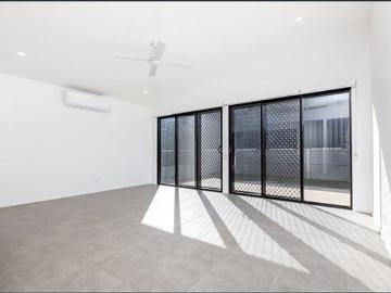 Four bedroom family home in quiet street
