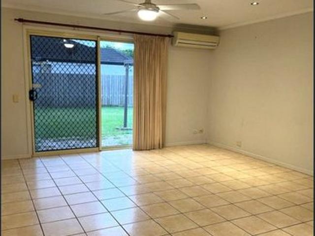 Four Bedroom Family Home in Warner!