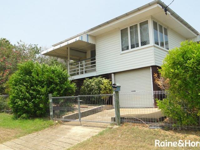 FOUR BEDROOM FAMILY HOME IN WEST GLADSTONE!