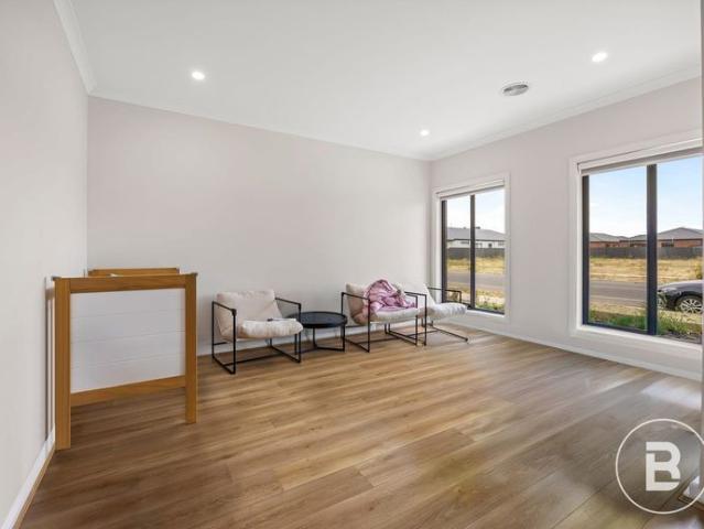 FOUR BEDROOM FAMILY HOME IN THE SOUGHT AFTER WINTER VALLEY