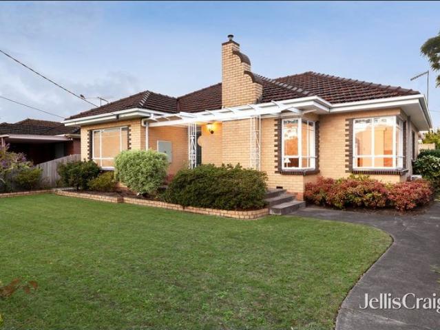 Four Bedroom Family Home with Multiple Living Areas