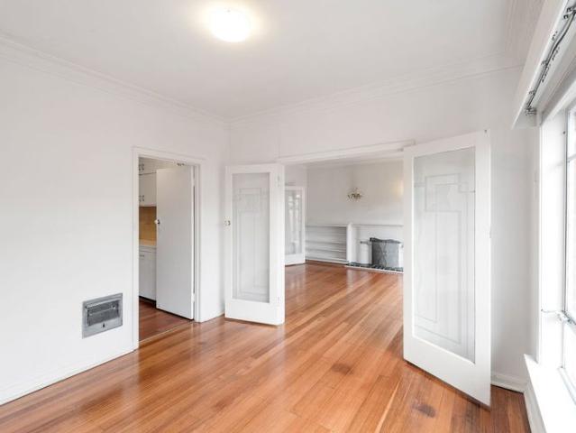 FOUR BEDROOM FAMILY HOME VIRTUALLY OPPOSITE DENDY PARK