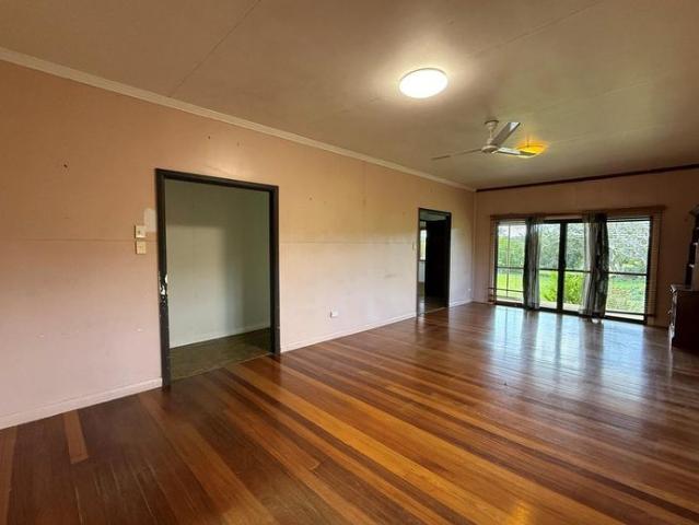 Four Bedroom Farmhouse on a Big block