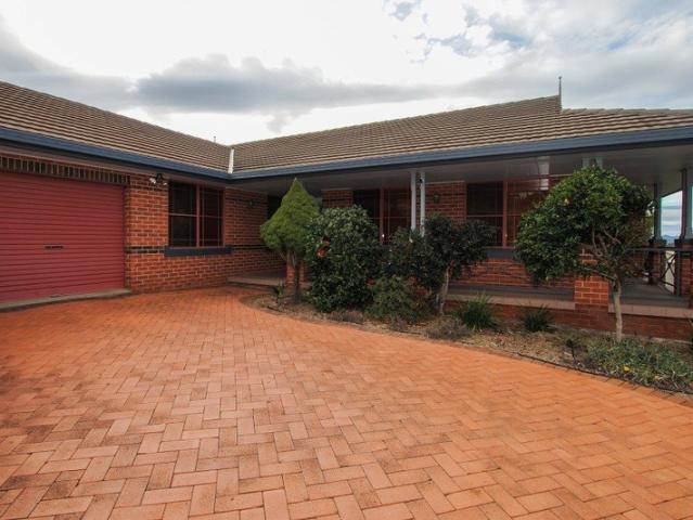 FOUR BEDROOM FULLY FURNISHED FAMILY HOME