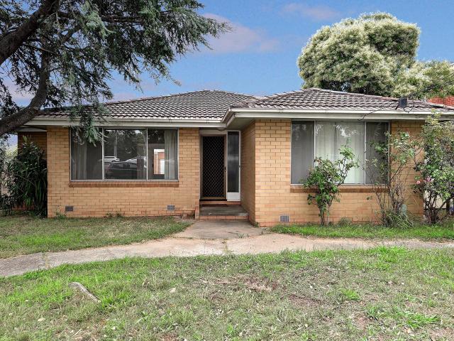 Four Bedroom House in Prime Location!