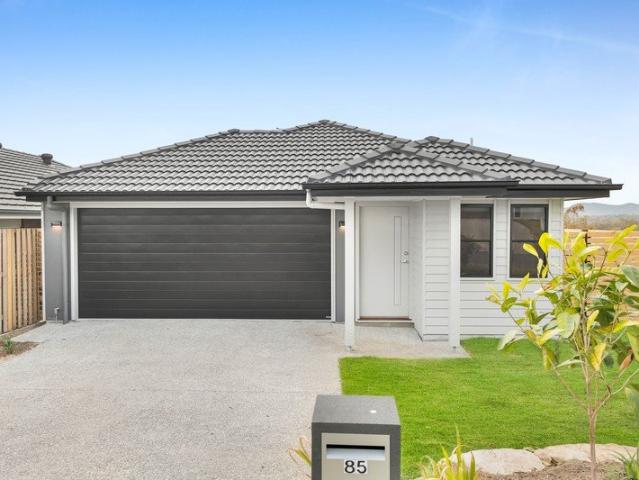 FOUR BEDROOM HOUSE WITH MEDIA ROOM & STUDY!