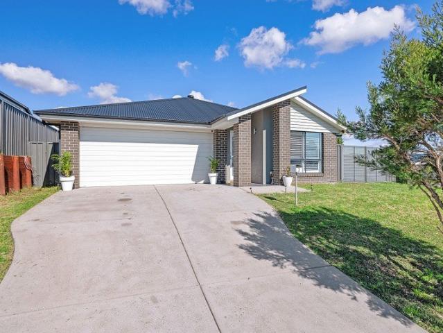Four Bedroom Home with Ducted AC