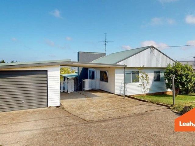 Four Bedroom Home With Lake Views
