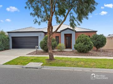 FOUR BEDROOM HOME WITH TWO LIVING AREAS IN STRATHFIELDSAYE