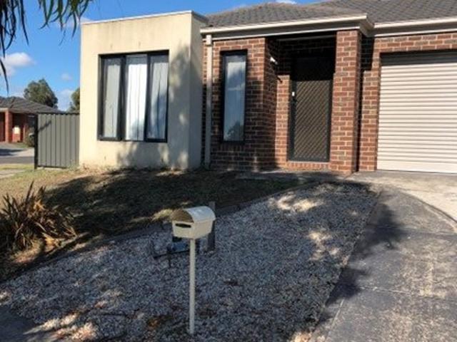 FOUR BEDROOM HOME BRIMBANK GARDENS ESTATE!