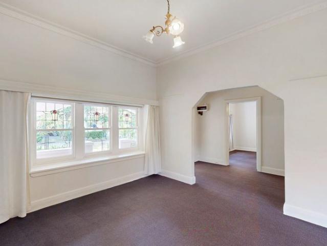 Four Bedroom Home Close To Transport