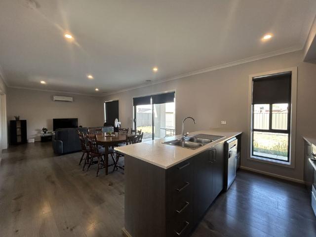 FOUR BEDROOM HOME FULLY FURNISHED !