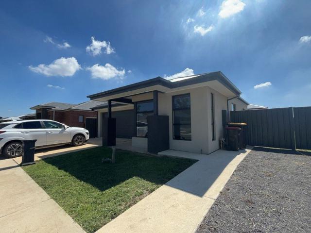 FOUR BEDROOM HOME FULLY FURNISHED !