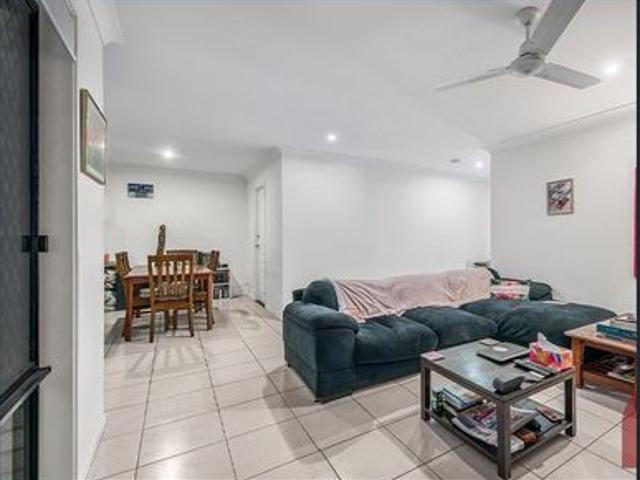Four Bedroom Home In Warner in Cul de Sac!