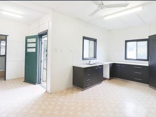 FOUR BEDROOM HOME IN WOODEND!