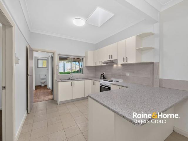 Four Bedroom Home in a Convenient Budgewoi Location!